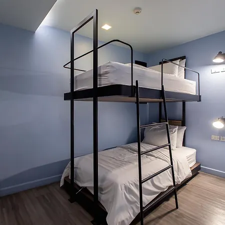 Simply Sleep Hostel Bangkok Exterior photo